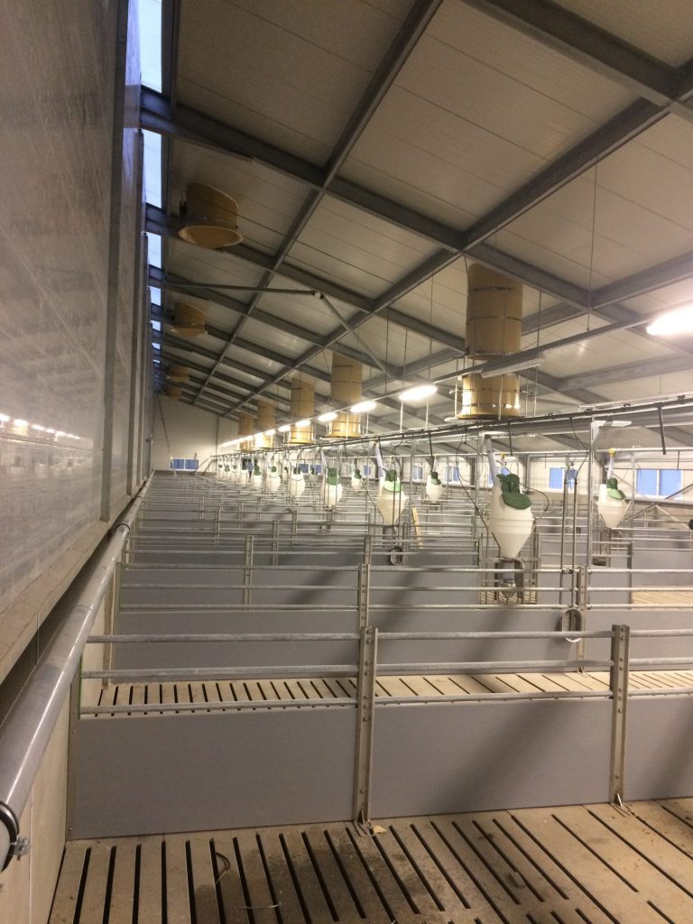 Automatic recirculation chimney